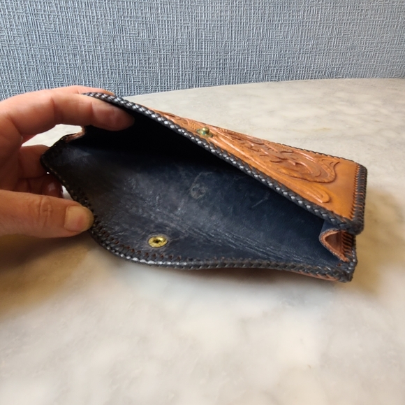 Vintage Tooled Leather Cowboy Western Purse Wallet EUC - Picture 3 of 3